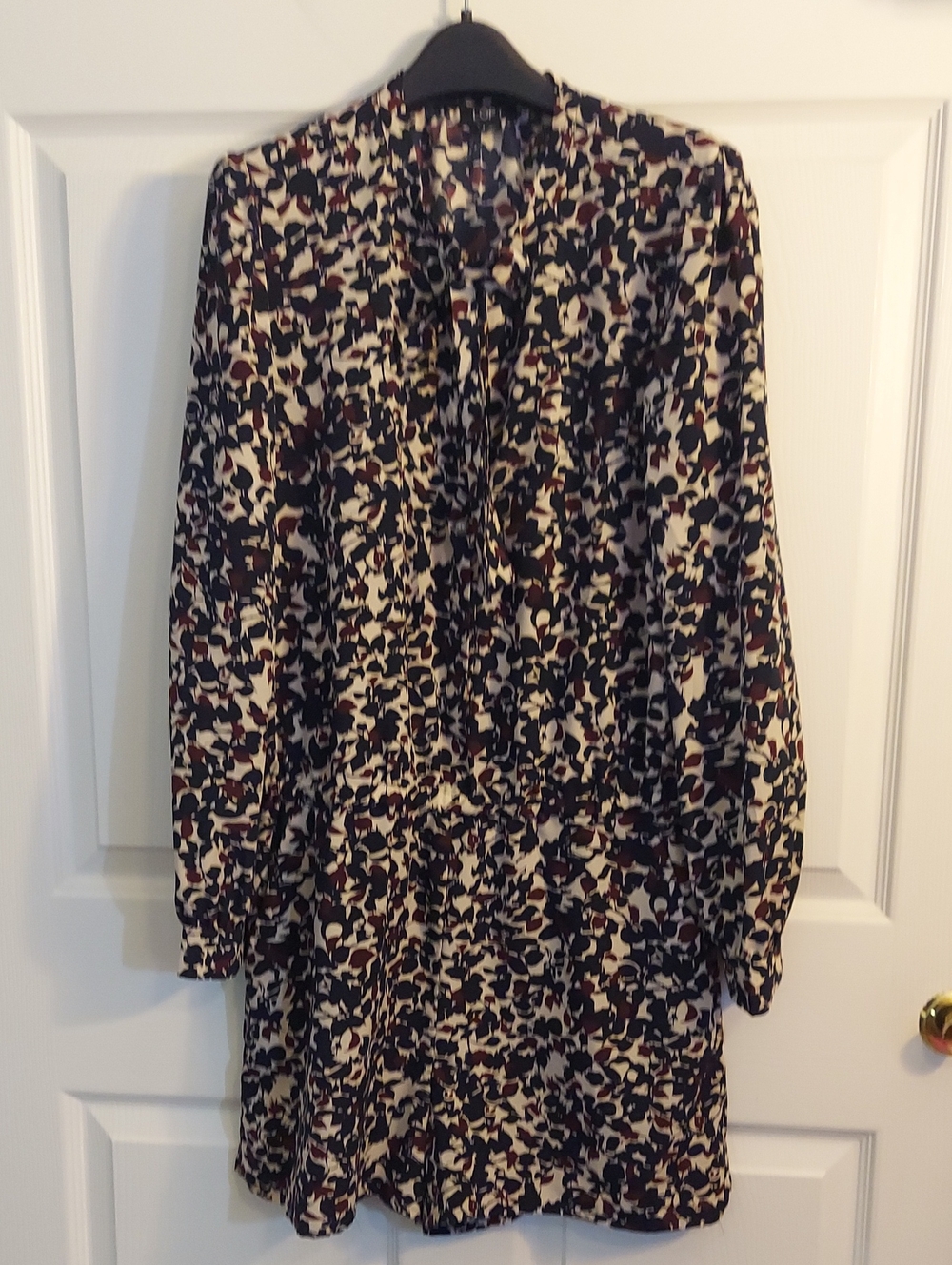 LOFT Floral Long Sleeve Romper Tie Neck Shorts Black Tan Burgundy Size 4